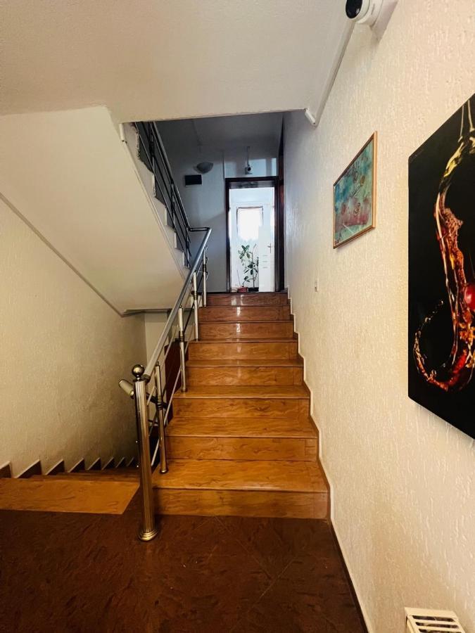 Guest House Velania Pristina Exterior foto